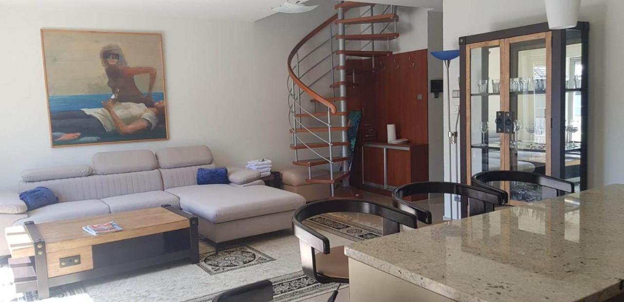 Apartament Happy - Basen, Plaza, Ochrona 24H - 3 Sypialnie Dla Maksymalnie 8 Osob بوبيروفو المظهر الخارجي الصورة